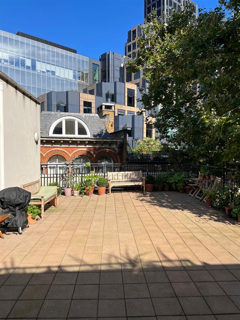 1 bed property in Little Britain, London